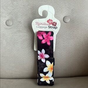 NWT Hawaiian Luggage Strap 🌺